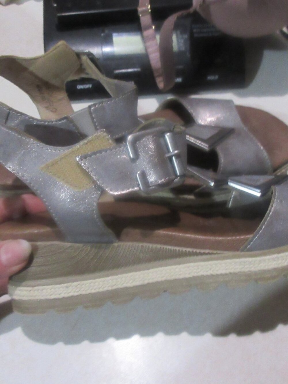 Remonte  modern Wedge Sandal slingback metallic 39  8.5